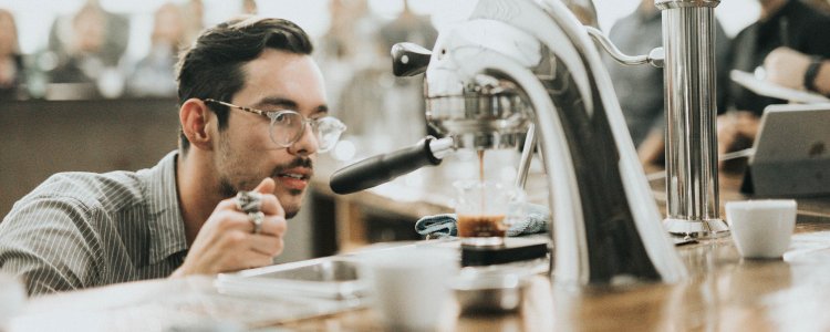 Préparer un espresso avec une machine à espresso
